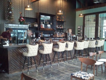 Double Trouble, Interior