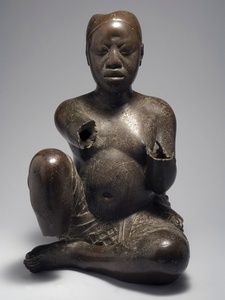 News_Dynasty and Divinity_MFAH_08 seated figure
