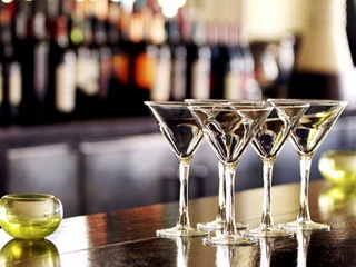 Places_Drinks_Union Bar & Lounge_drinks on counter