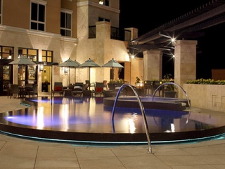 News_AVIA Hotels_The Woodlands_pool