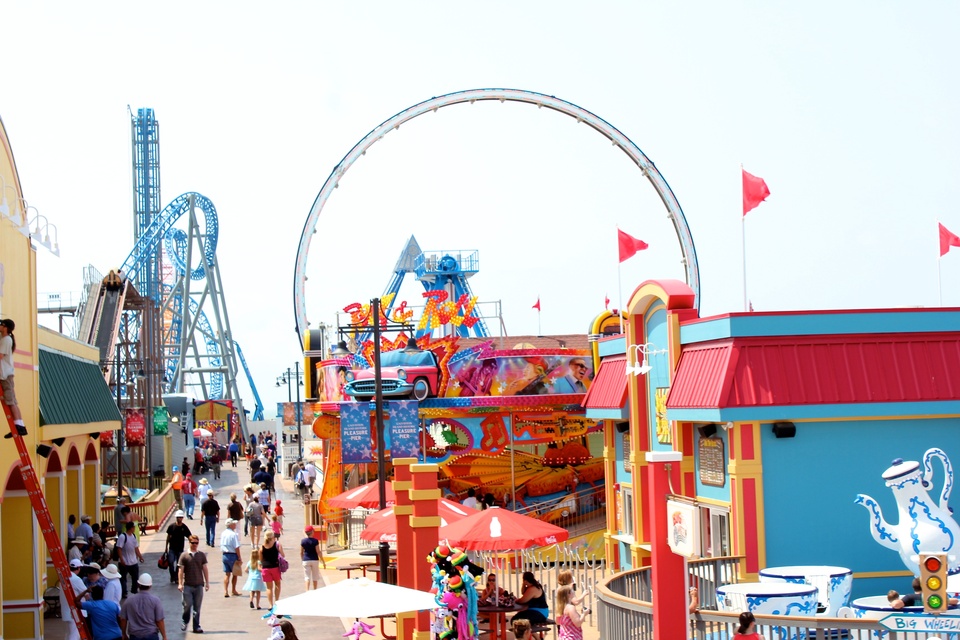 Pleasure Pier draws huge crowds, Mardi Gras talk and promises of ro