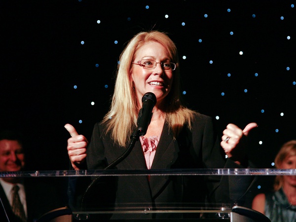 News_H-E-B_Excellence in Education banquet_May 2012_Catherine Bartlett