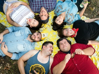 En Route Productions presents How's Your Mom 'N' Them? A Family Picnic