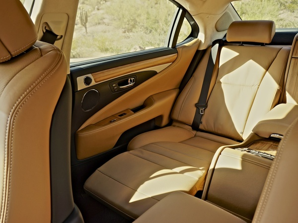 COTY Lexus LS