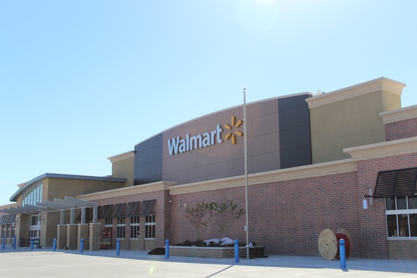 Walmart_Heights_Yale Street_exterior