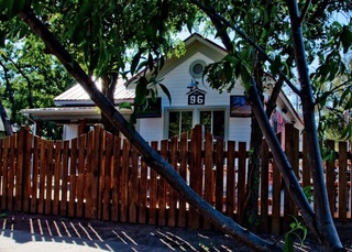 Austin photo: Places_Drink_Bar 96_Exterior