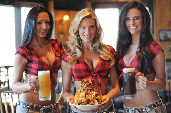 Waitresses at Twin Peaks restaurant