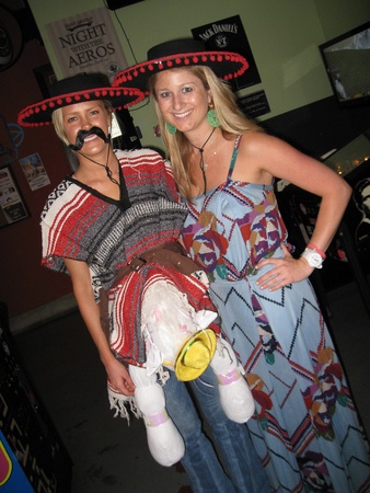 News_Cinco de Bingo_May 2012_Juliana Rabe_Caroline Baum
