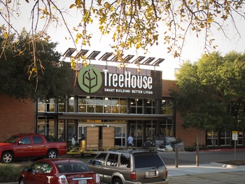 Austin Photo Set: News_Kevin Benz_TreeHouse_Oct  2011_exterior