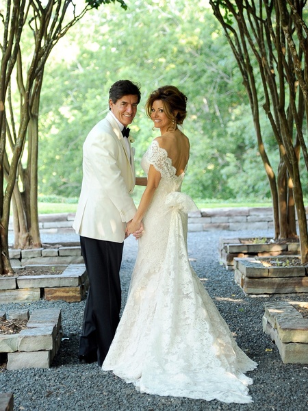 News_Sachse-Florescu wedding_May 2012_garden_back view