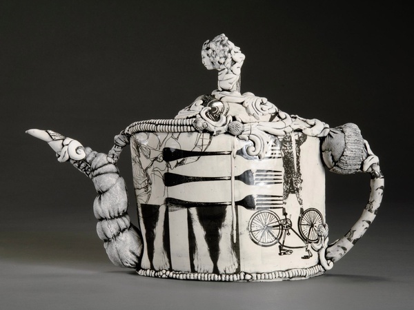 News_Texas Teapot Tournament_18 Hands Gallery_bicycle teapot