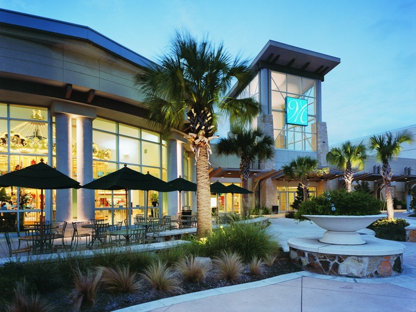 News_Memorial City Mall_night