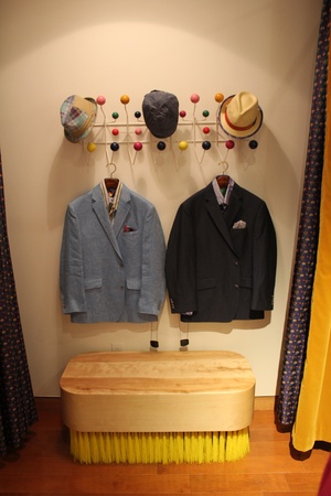 News_Robert Graham Store_Brush Bench_May 2012