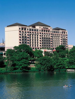 austin: places_hotel_fourseasons_exterior