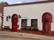 Places-Eat-Last Concert Cafe-exterior-1