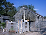 Places-Unique-Beer Can House