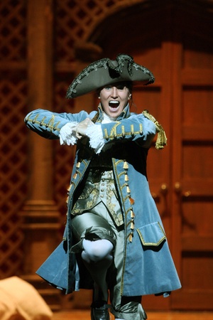 Austin Photo Set: shelley__alo_figaro_jan2013_1