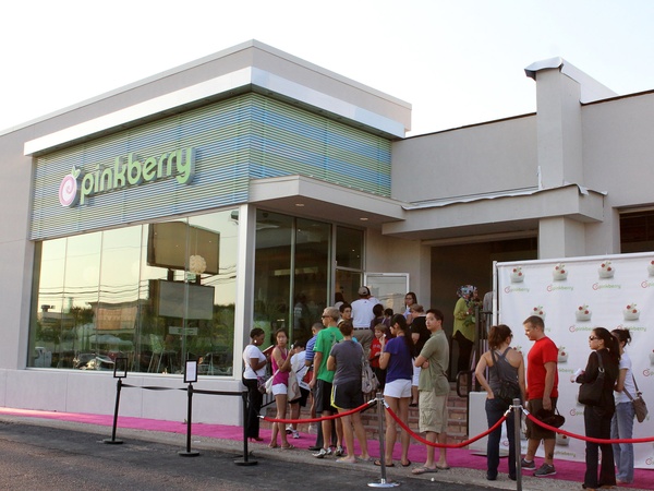 Pinkberry, grand opening, yogurt, crowd, line, Highland Village
