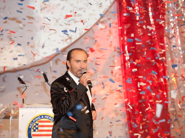 Helping a Hero.org gala, October 2012, Lee Greenwood