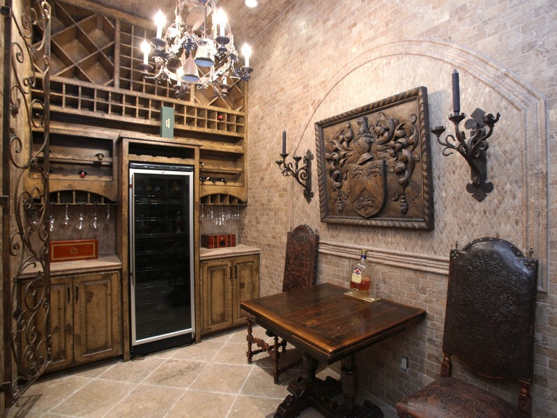 4 Dallas homes with wine rooms designed to promote holiday cheer