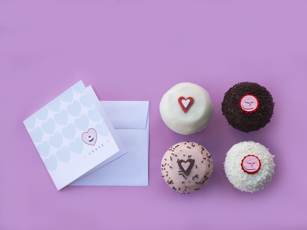 things to do on Valentine's Day, Crave Cupcakes-Valentine's Box 2013