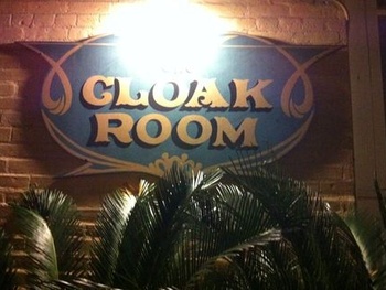 Austin Photo: Places_Bar_cloak_exterior