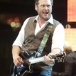 News_002_RodeoHouston_Blake Shelton_March 2012