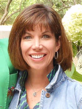 Roseann Rogers, head shot, column mug