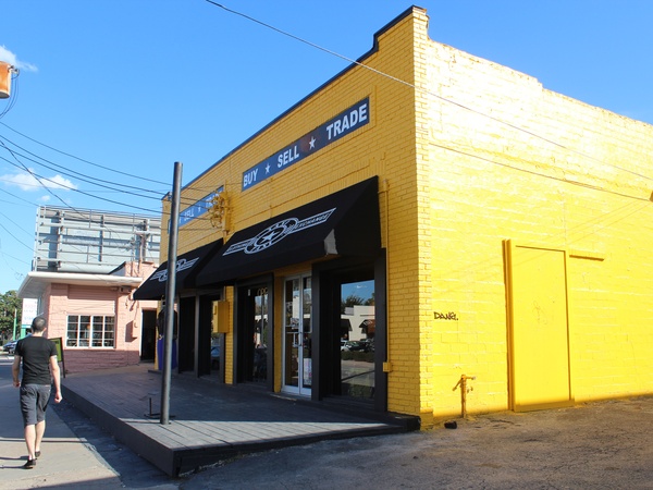 Taxi Taxi_Shawn Bermudez_resale shops_Lower Westheimer