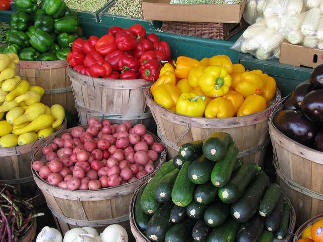 News_farmers market_vegetables