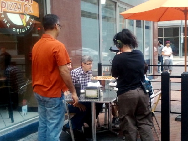 mo rocca bombay pizza