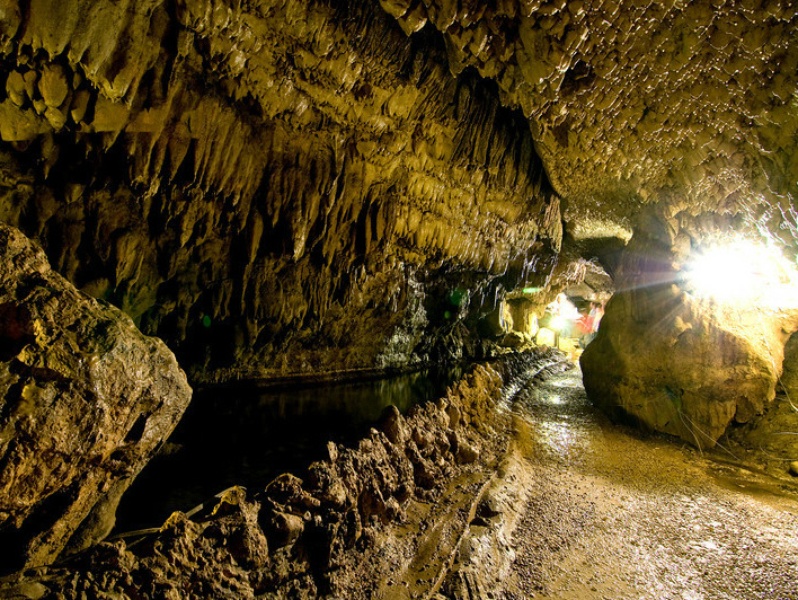 Cascade Caverns