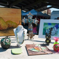 Pearland Convention & Visitors Bureau presents Pearland Art & Crafts on the Pavilion