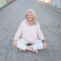 Sarah McLean