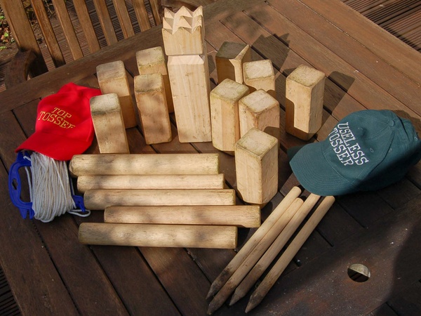 News_Kubb_lawn game_game pieces_game set