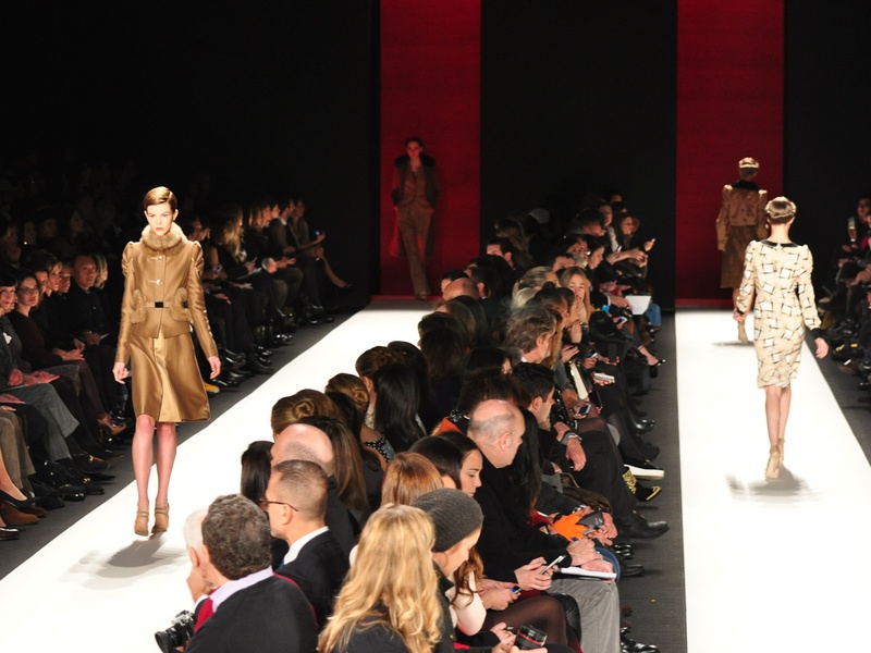 Fashion Week fall 2013, Carolina Herrera, runway with models, crowd