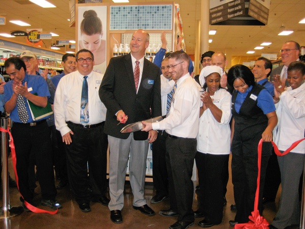 News_Disco Kroger_open house_ribbon cutting