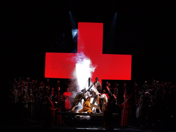 News_Houston Grand Opera_Don Carlos_Apriil 2012_Heretic burnings