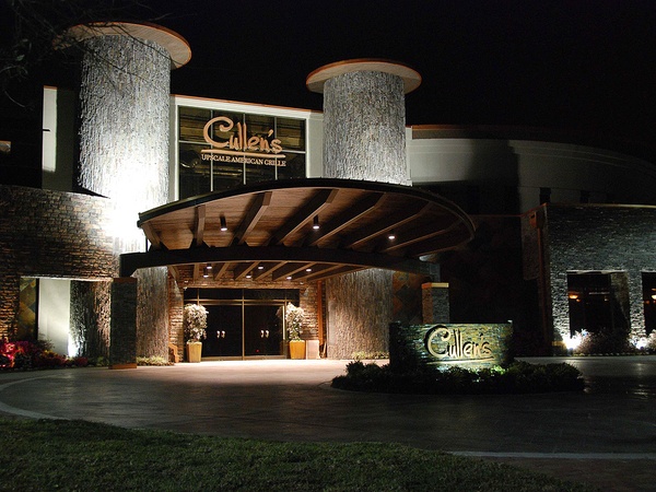 News_Cullen's Houston_Cullen's Upscale American Grille