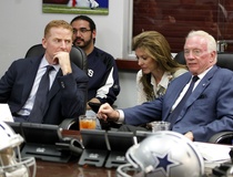 Matthew Postins: Jerry Jones hangs Jason Garrett out to dry — again
