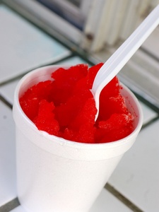 News_Snowcones_strawberry_snowcone
