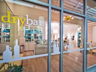 DryBar Houston hair salon August 2013 entrance