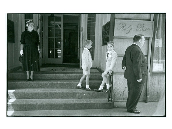 News_FotoFest 2012_print auction preview_March 2012_Faurer, Luis_Ritz