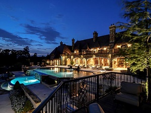 1808 Point De Vue Dr. in Flower Mound
