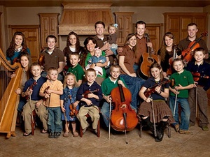 Austin Photo Set: News_Mike_The Duggars_Another baby_Nov 2011_family