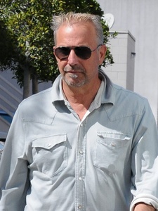 Kevin Costner, sunglasses