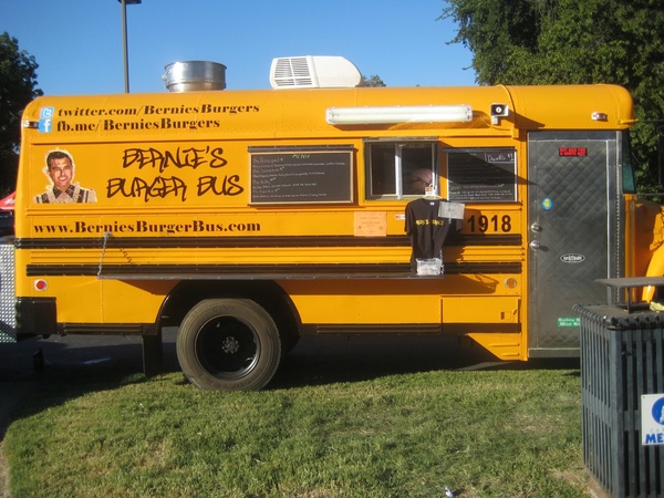 Events_Burger_Bus_1018