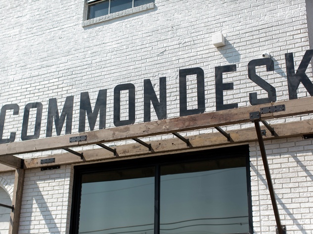 Uncommonly Por Coworking E Announces Fort Worth Expansion Common Desk Exterior
