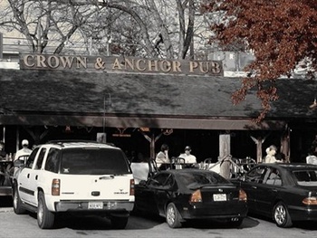Austin_photo: places_drinks_crown & anchor_outside