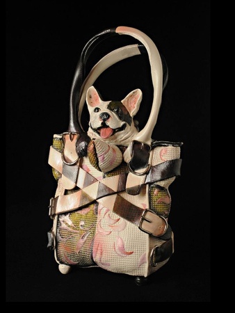 News_Texas Teapot Tournament_18 Hands Gallery_dog in purse